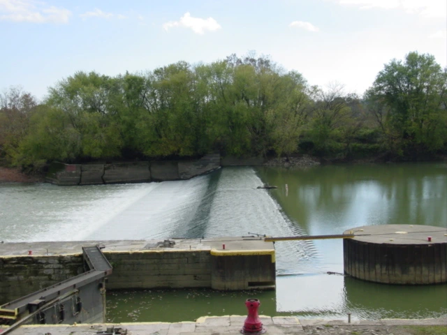 Lock and dam infrastructure project by Kay and Kay Contracting